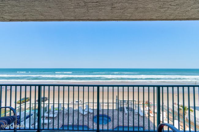 302 - 3797 S Atlantic Ave, Condo with 3 bedrooms, 2 bathrooms and null parking in Daytona Beach FL | Image 4