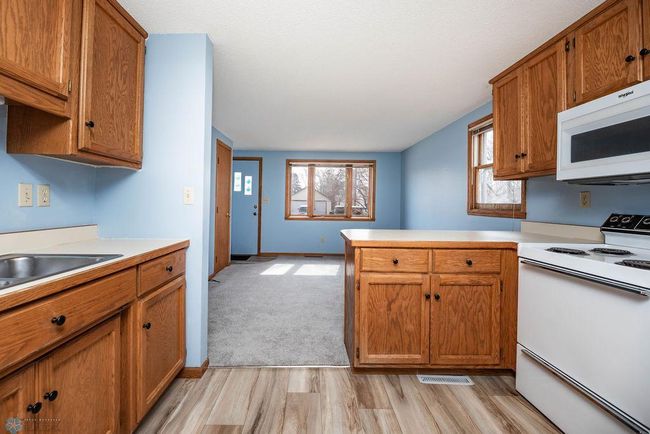 Sitting Area by the Counter | Image 11
