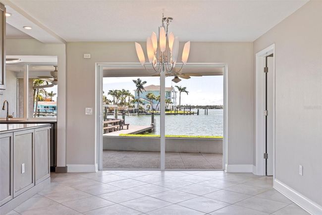 11055 7 Th St E, House other with 3 bedrooms, 2 bathrooms and null parking in TREASURE ISLAND FL | Image 8