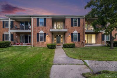 36 - 29652 Middlebelt Road, Condo with 2 bedrooms, 2 bathrooms and null parking in Farmington Hills MI | Image 3