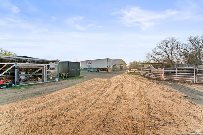 UNIT-2 - 16851 Griffin Rd, House other with 5 bedrooms, 2 bathrooms and null parking in Atascosa TX | Image 35