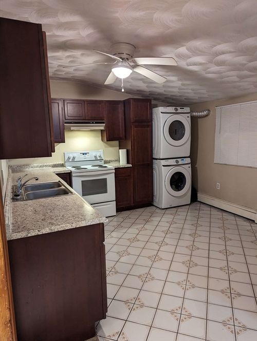 r-25 Morgan Ave, North Providence, RI, 02911-1218 | Card Image