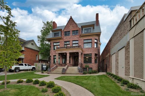 01-701 W Canfield St, Detroit, MI, 48201-1139 | Card Image