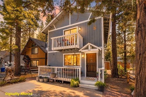 952 D Ln, Big Bear City, CA, 92314-9254 | Card Image