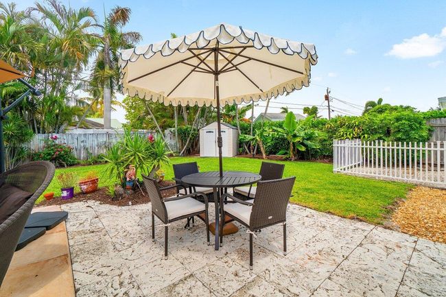 353 Mars Ave, House other with 2 bedrooms, 2 bathrooms and null parking in Tequesta FL | Image 24