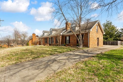 137 Paradise Dr, Hendersonville, TN, 37075-4236 | Card Image