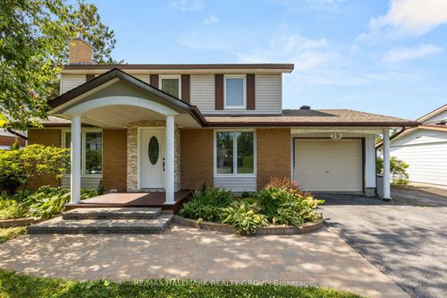 19 Rockfield Cres, Nepean, ON, K2E5L6 | Card Image