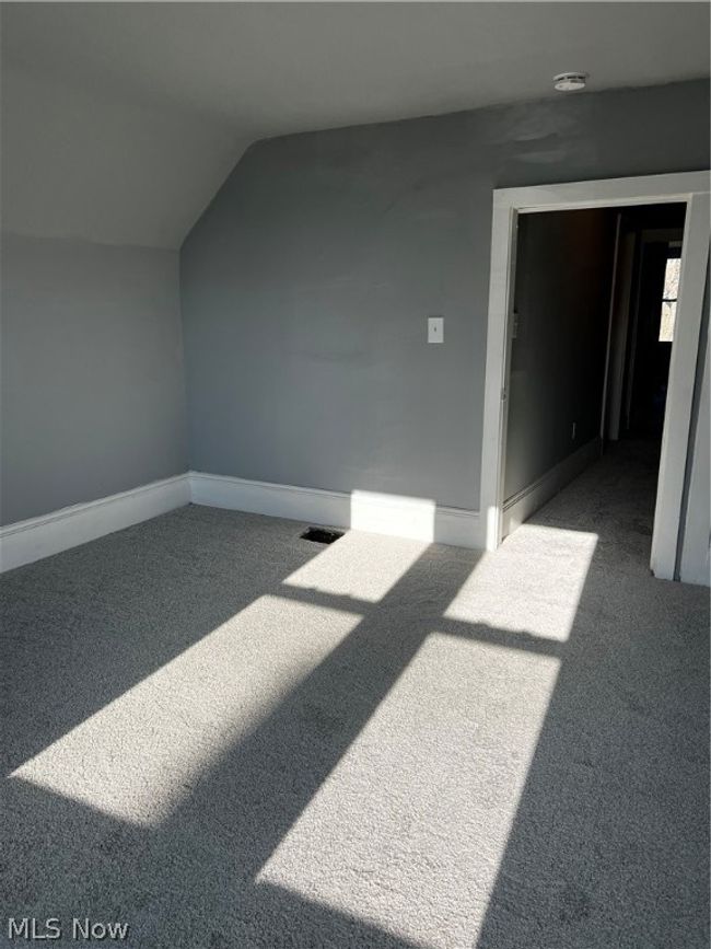 3rd Bedroom with new carpet. | Image 16