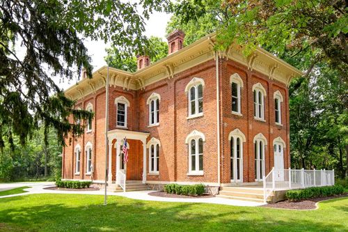 732 W Michigan St, New Carlisle, IN, 46552-9601 | Card Image