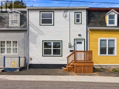 8 Charlton St, St. John's, NL, A1C1Y9 | Card Image