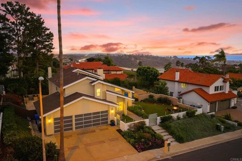 2051 Wales Dr, Cardiff by the Sea, CA, 92007-1212 | Card Image