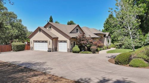 13700 Blackwood Way, Auburn, CA, 95602-7632 | Card Image