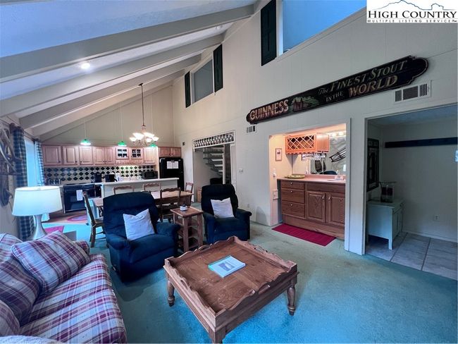 living room | Image 5