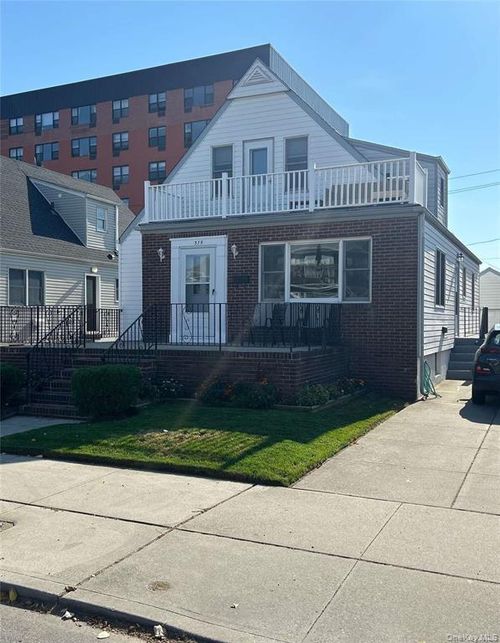 318 Penn St, Long Beach, NY, 11561-4332 | Card Image