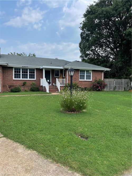 801 Raymond Ct, Virginia Beach, VA, 23464-1825 | Card Image