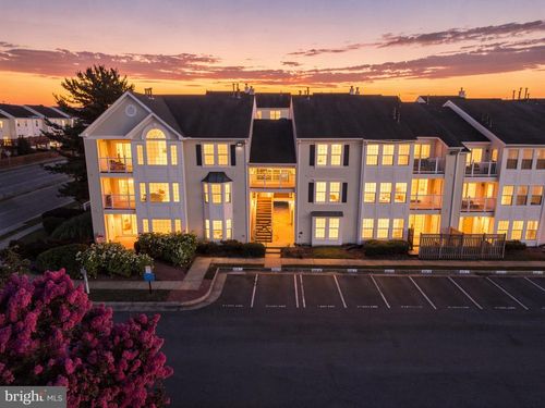 g-8301 Bluebird Way, LORTON, VA, 22079-2828 | Card Image