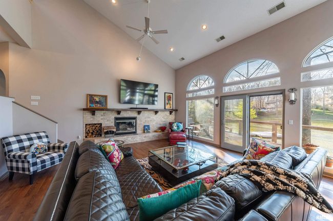 168 Lake Indian Hills Cir, House other with 4 bedrooms, 5 bathrooms and null parking in Carbondale IL | Image 8