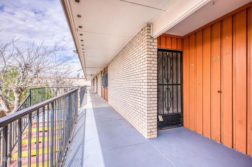 64-6400 Edgemere Blvd, El Paso, TX, 79925-3531 | Card Image