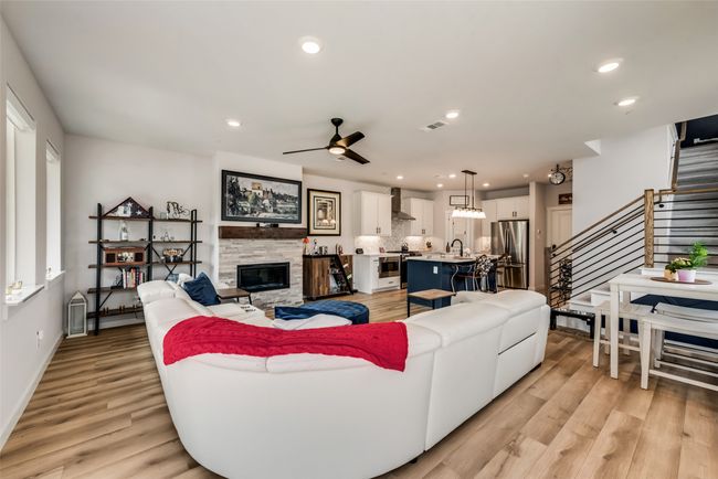 720 Bandera Ct, Townhouse with 3 bedrooms, 3 bathrooms and null parking in Prosper TX | Image 4