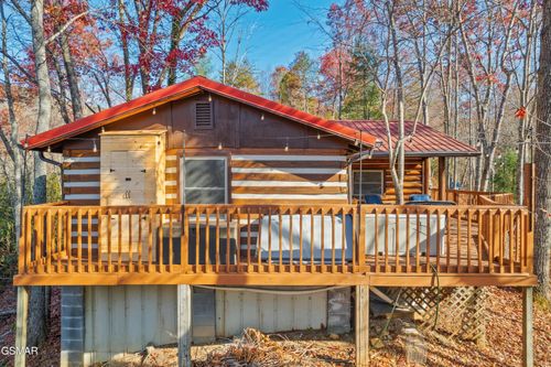 3847 Warden Branch Ln, Gatlinburg, TN, 37738-6386 | Card Image