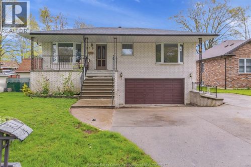 3818 Woodward Blvd, Windsor, ON, N8W2Z3 | Card Image