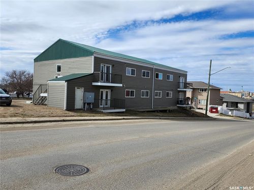 65-81 Maple St E, Moose Jaw, SK, S6H4R6 | Card Image