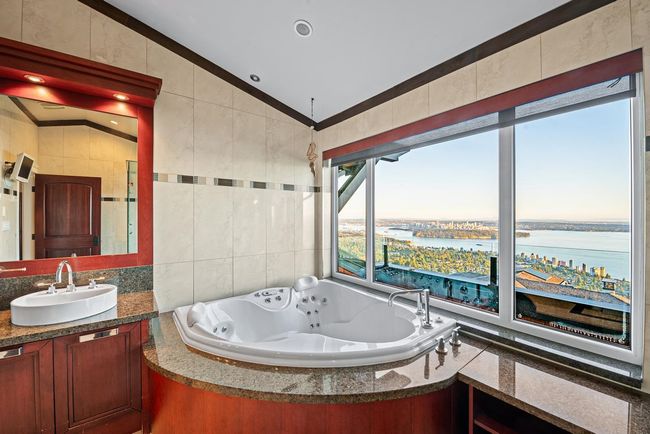 2409 Halston Crt, House other with 5 bedrooms, 6 bathrooms and 3 parking in West Vancouver BC | Image 20