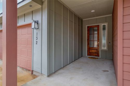 132 Kahalulu Dr, Bastrop, TX, 78602-6417 | Card Image