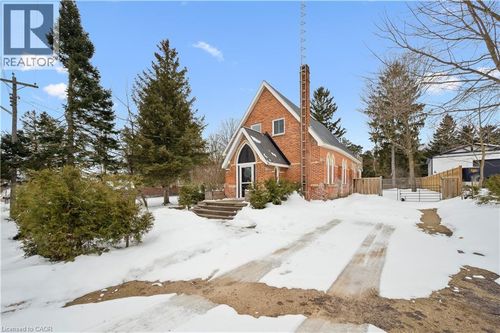 8946 Wellington 16 Rd, Kenilworth, ON, N0G2E0 | Card Image