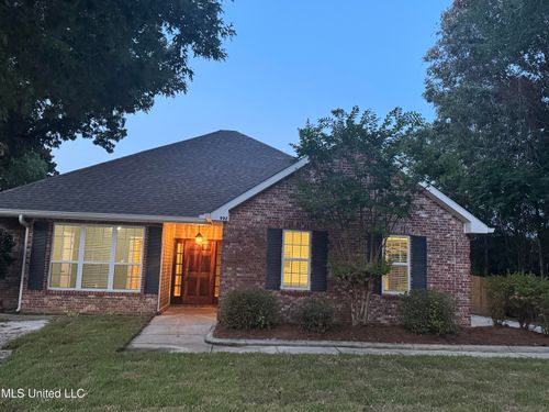992 Halawa Ct, Diamondhead, MS, 39525-4495 | Card Image