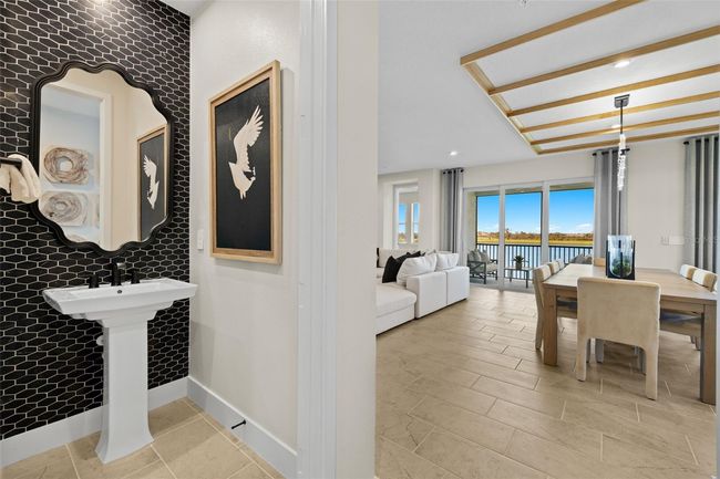 Model Powder Room | Image 29