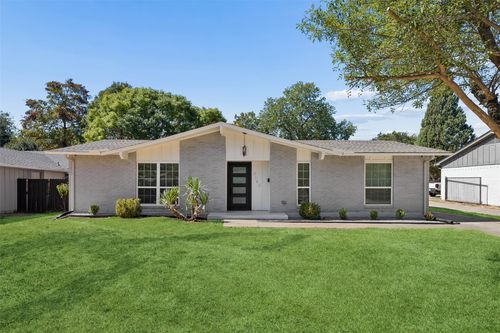 8148 Clear Springs Rd, Dallas, TX, 75240-3812 | Card Image