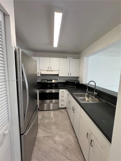 apt-536-8420 Sw 154th Circle Ct, Miami, FL, 33193-1218 | Card Image