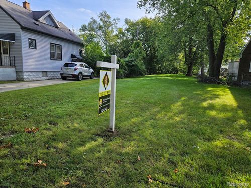 3829 Bennett St, Dearborn, MI, 48124-3521 | Card Image