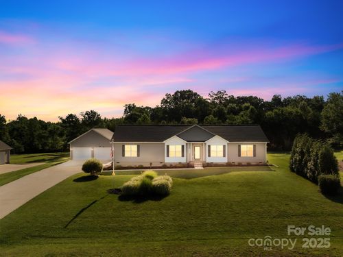 240 Red Cedar Rd, Mooresville, NC, 28115-4303 | Card Image