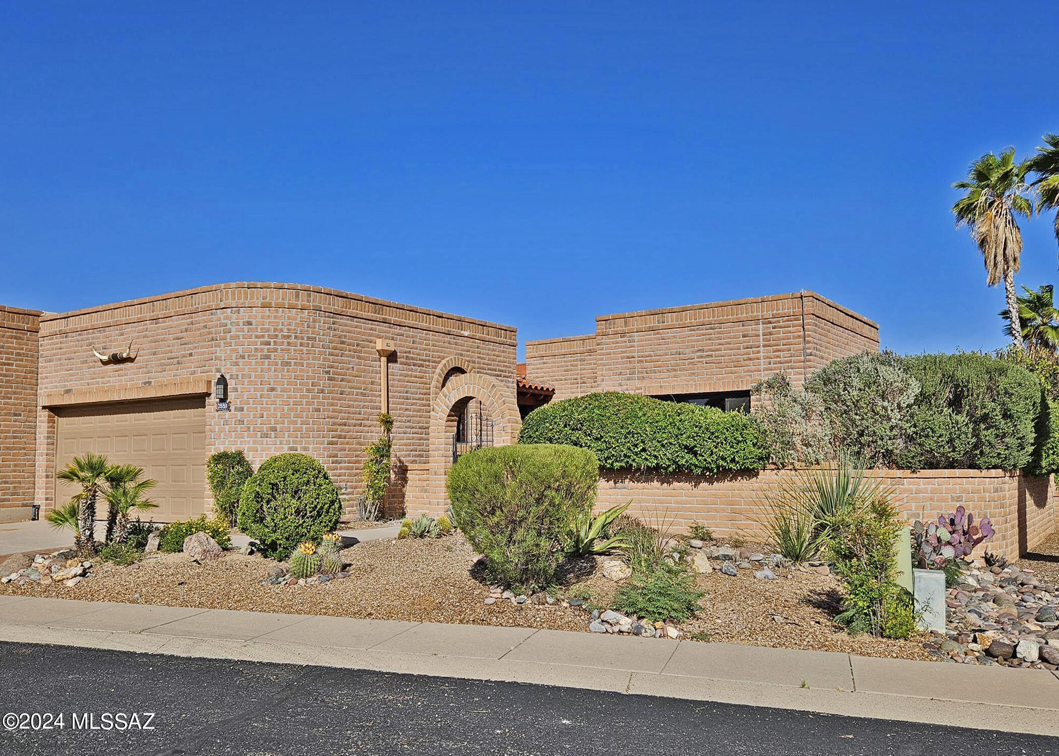 Via DE LA Urraca , Green Valley, AZ 85622
