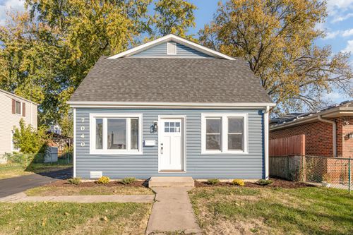 7040 W 114th St, Worth, IL, 60482-2037 | Card Image