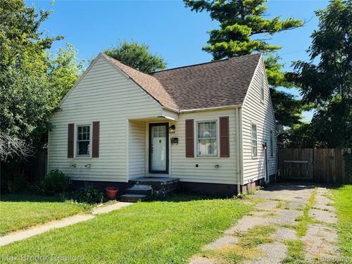 384 E Chesterfield St, Ferndale, MI, 48220-2645 | Card Image