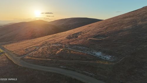 NKA Roza Hill / Ram Way, Yakima, WA, 98901 | Card Image