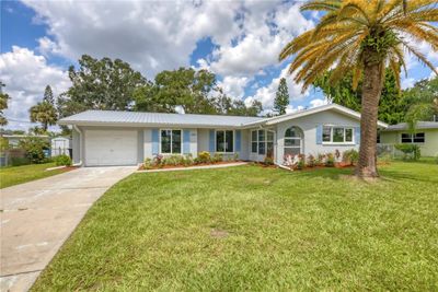 1208 Laurel Avenue, House other with 2 bedrooms, 2 bathrooms and null parking in VENICE FL | Image 2