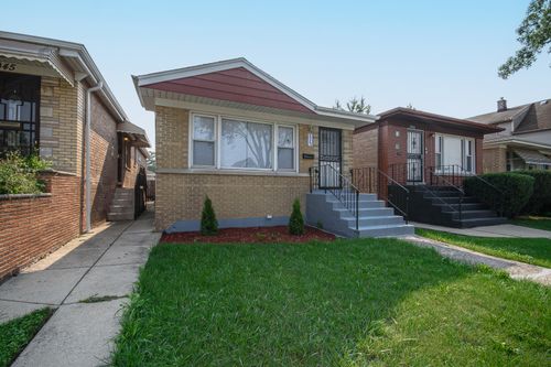 9049 S Parnell Ave, CHICAGO, IL, 60620-2240 | Card Image