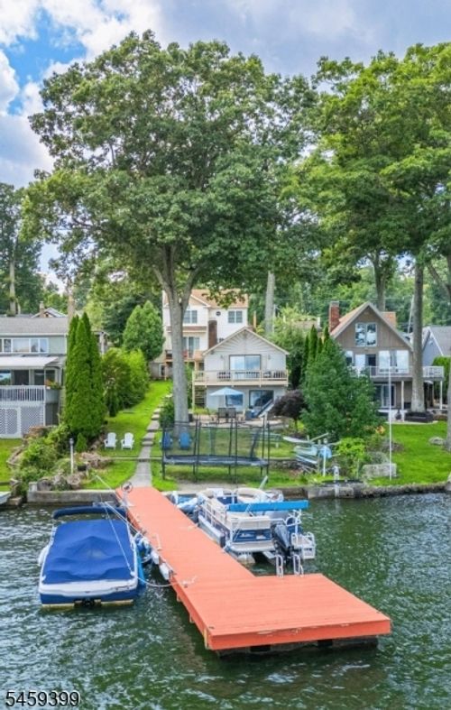 121 Maxim Dr, Hopatcong, NJ, 07843-1900 | Card Image