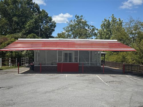 143 Maple Ave, Pine Bush, NY, 12566-7120 | Card Image
