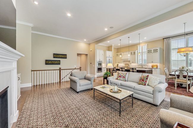 2811 Parkside Cir, House other with 3 bedrooms, 3 bathrooms and 2 parking in Glenview IL | Image 6
