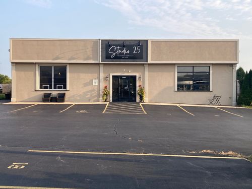 2525 Bethany Rd, SYCAMORE, IL, 60178-3128 | Card Image