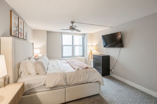APT-2410 - 400 E Randolph St, Condo with 2 bedrooms, 2 bathrooms and 2 parking in Chicago IL | Image 16