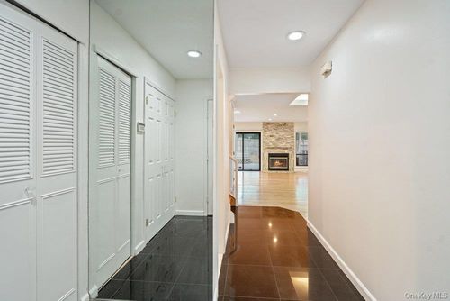 236 Hamlet Dr, Jericho, NY, 11753-2811 | Card Image