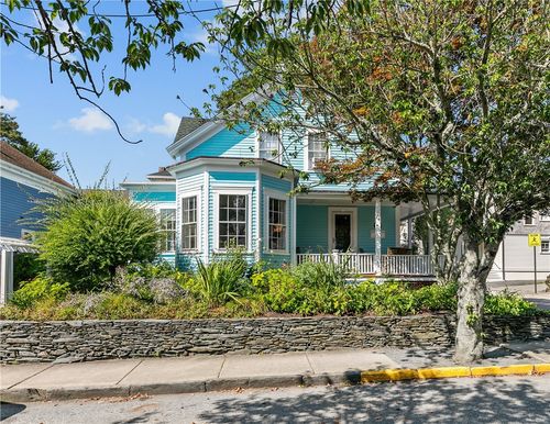 58 2nd St, Newport, RI, 02840-1948 | Card Image
