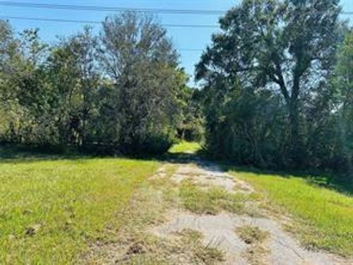 20033 Highway 35, Sweeny, TX, 77480-8385 | Card Image