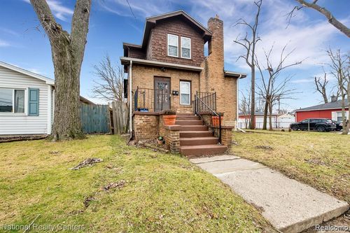 39 E Brockton Ave, Madison Heights, MI, 48071-4003 | Card Image